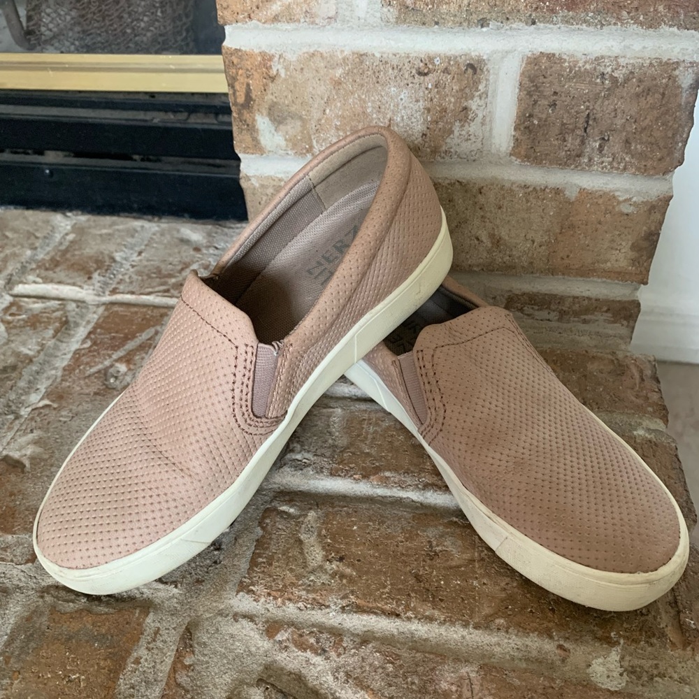 Slip on naturalizers